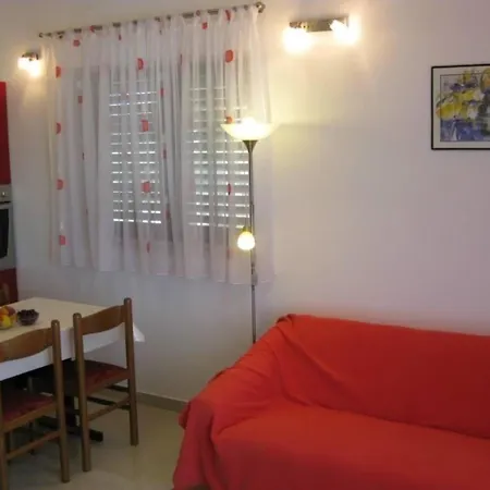 Ferienwohnung Fuer 5 Personen Ca 60 Qm In Srima, Dalmatien Norddalmatien - B60472