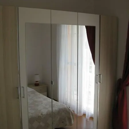 Apartamento Ferienwohnung Fuer 5 Personen Ca 60 Qm In Srima, Dalmatien Norddalmatien - B60472 *