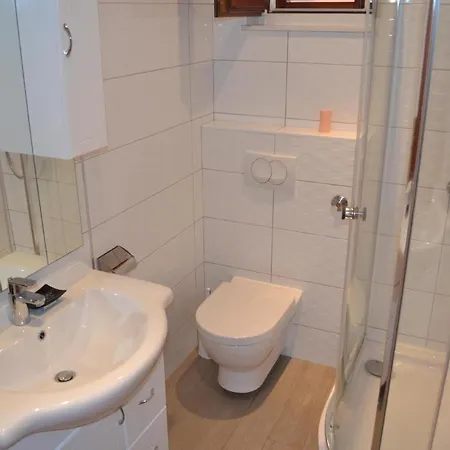 Ferienwohnung Fuer 5 Personen Ca 60 Qm In Srima, Dalmatien Norddalmatien - B60472 Apartamento *