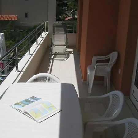 Ferienwohnung Fuer 5 Personen Ca 60 Qm In Srima, Dalmatien Norddalmatien - B60472 Srima