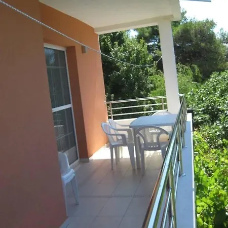 Ferienwohnung Fuer 5 Personen Ca 60 Qm In Srima, Dalmatien Norddalmatien - B60472 * Srima