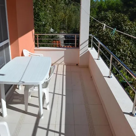 Apartamento Ferienwohnung Fuer 5 Personen Ca 60 Qm In Srima, Dalmatien Norddalmatien - B60472 Srima