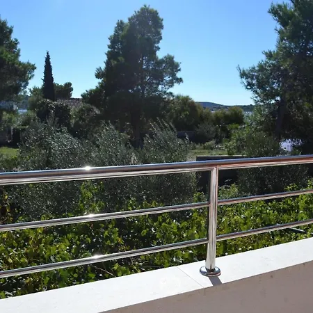 Ferienwohnung Fuer 5 Personen Ca 60 Qm In Srima, Dalmatien Norddalmatien - B60472 *
